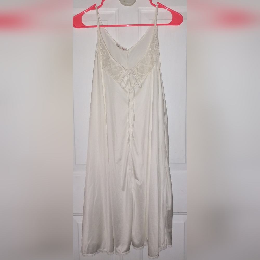 Elegant White Lace Nightgown